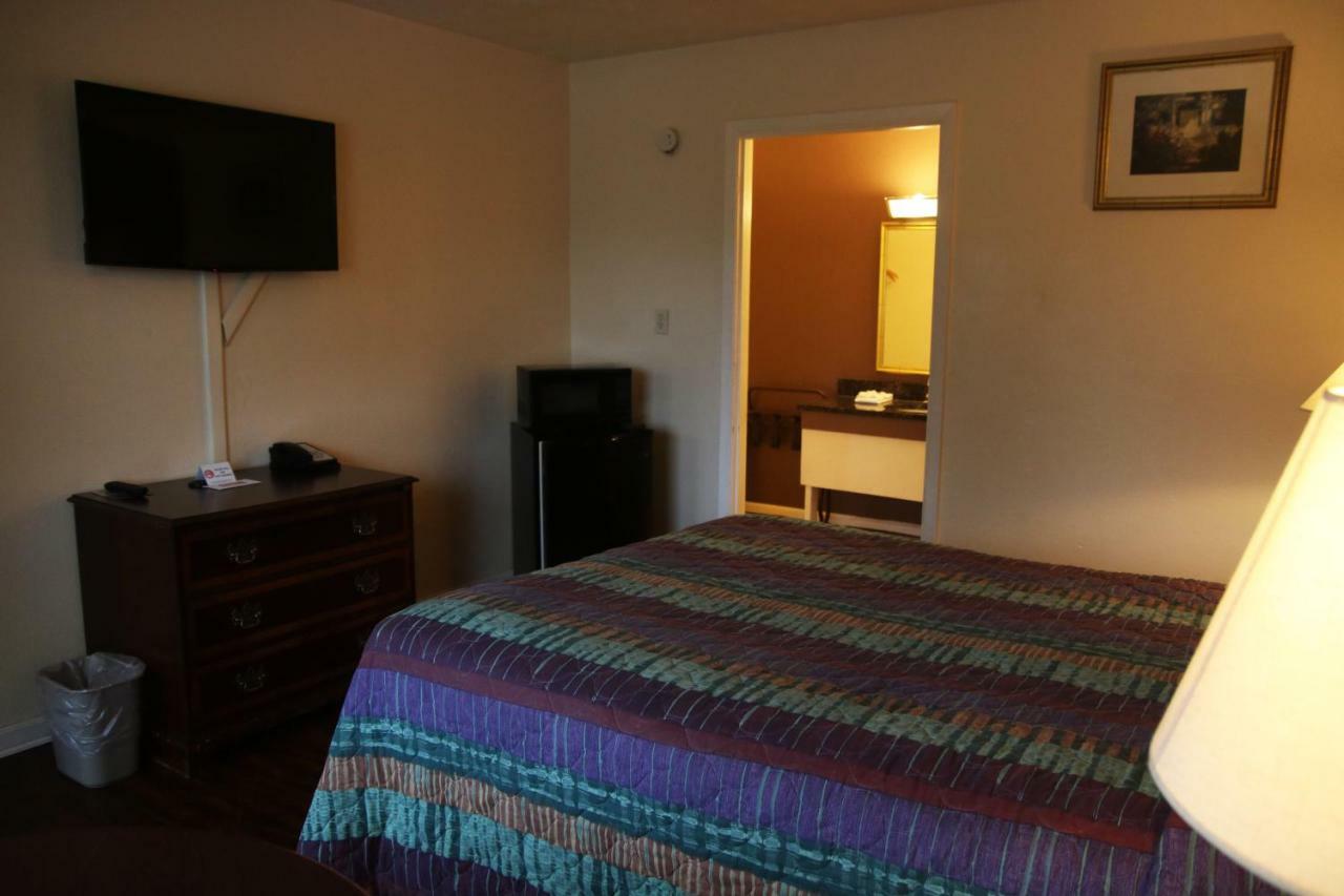 Imperial Inn グランド・ブラン エクステリア 写真